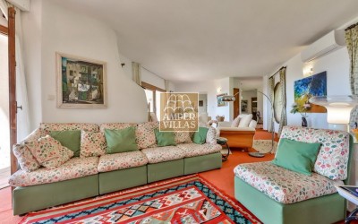 Exclusiva villa con impresionantes vistas panorámicas junto al Club de Golf de Altea